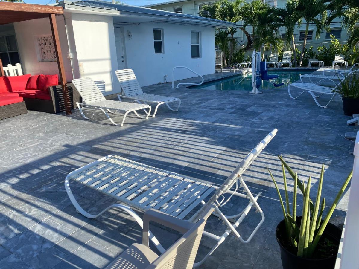 Motel Pelican By The Sea à Pompano Beach Extérieur photo