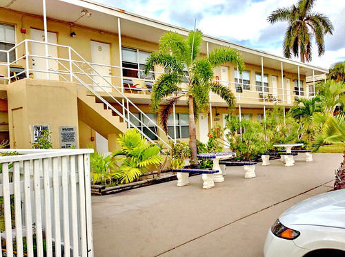 Motel Pelican By The Sea à Pompano Beach Extérieur photo