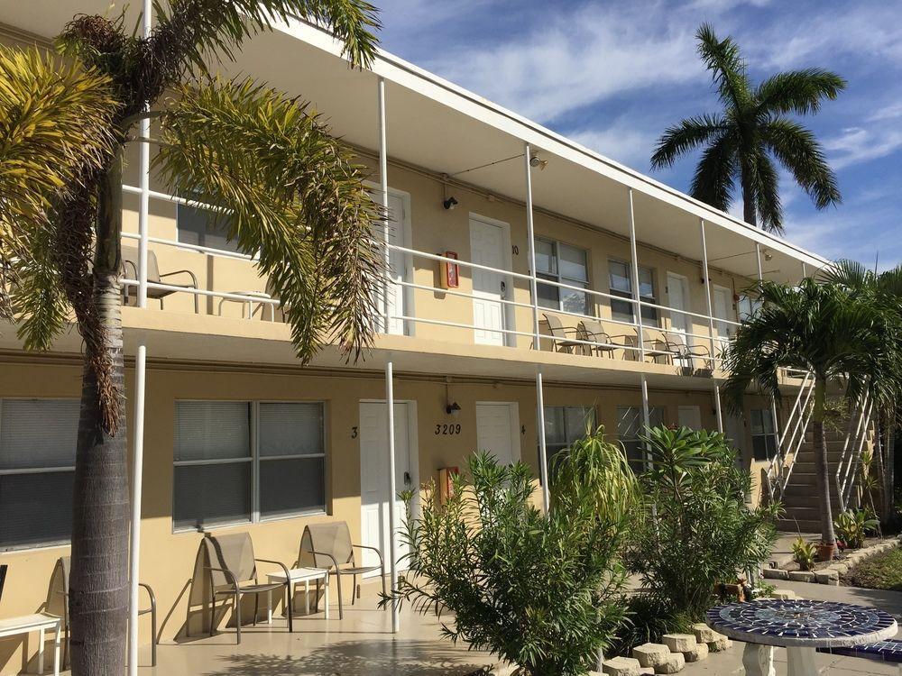 Motel Pelican By The Sea à Pompano Beach Extérieur photo